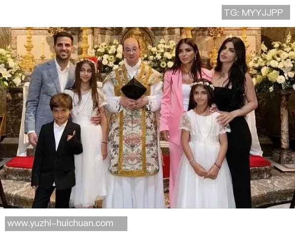 英超足球明星姐弟恋揭秘球场之外的甜蜜与挑战